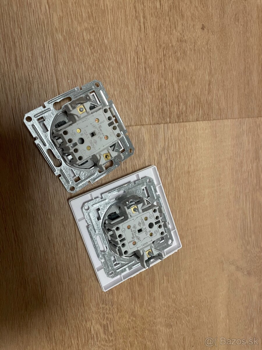 Vypínače a zásuvky Asofra - 8