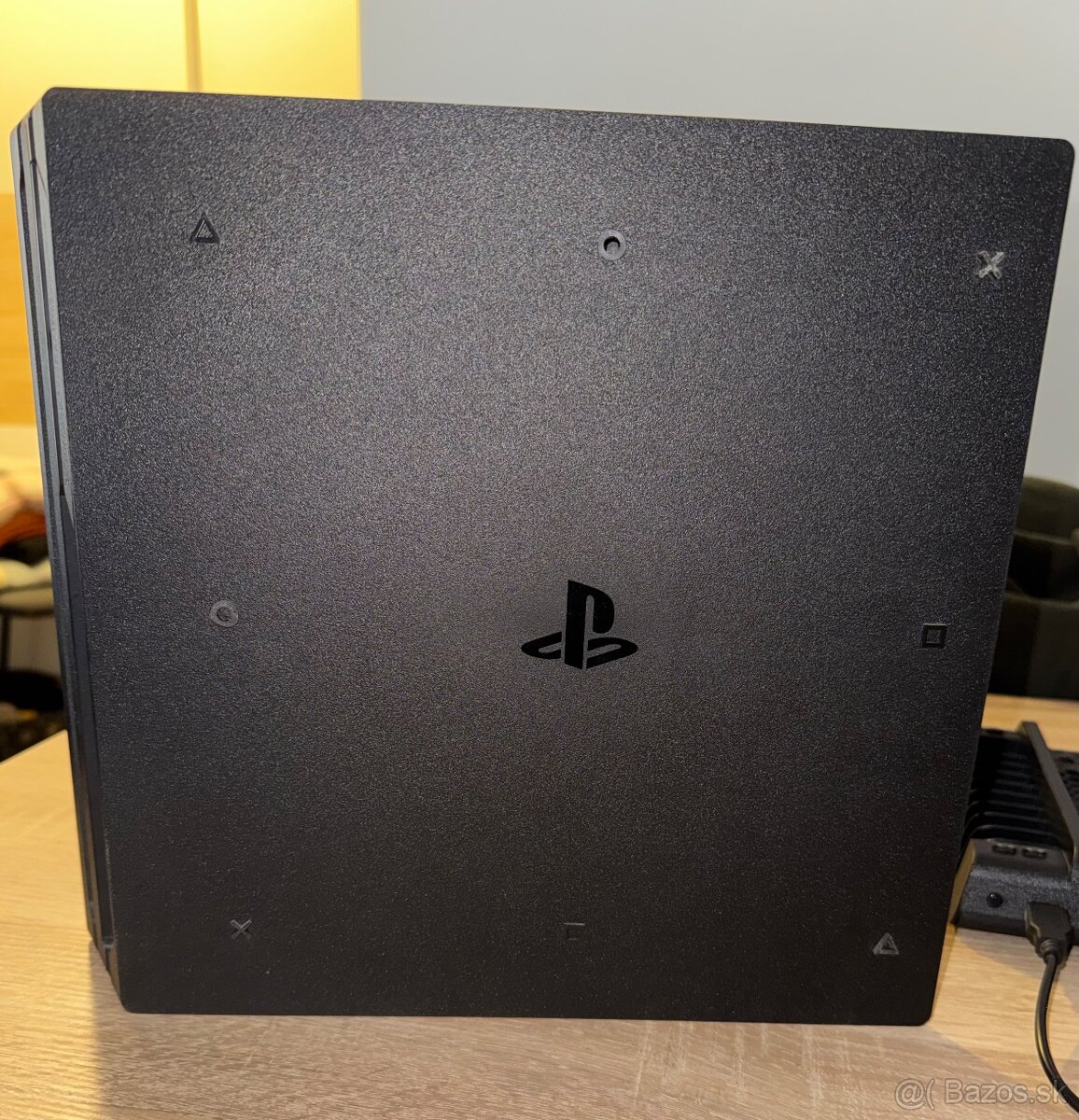 PS4 PRO 1TB + príslušenstvo - 8