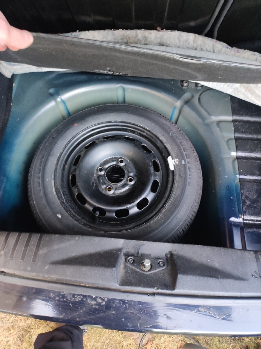 Ford fiesta 1.25 benzín - 8