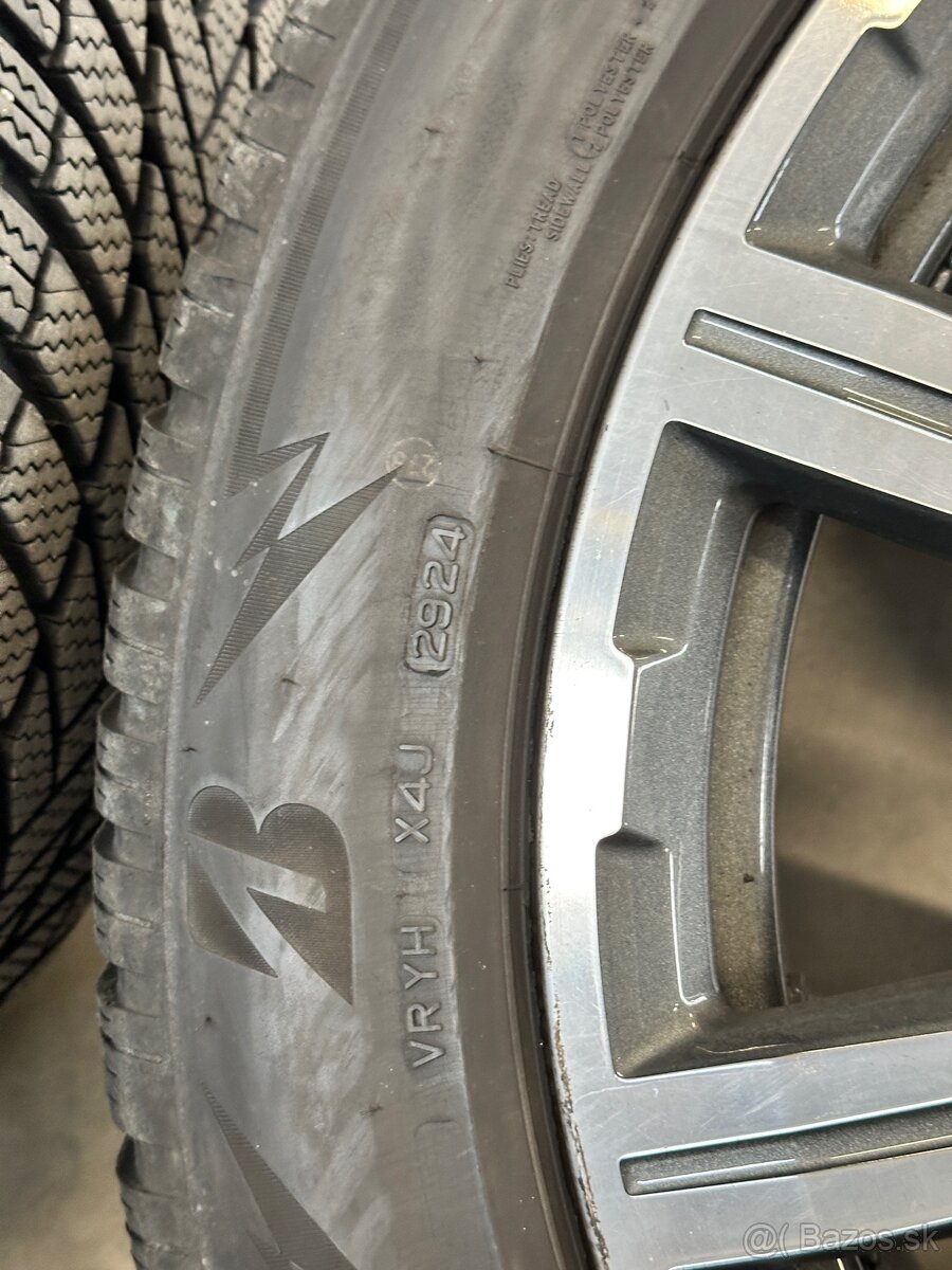 Zimná sada Audi Q7 285/45 R20 5x112 - 8