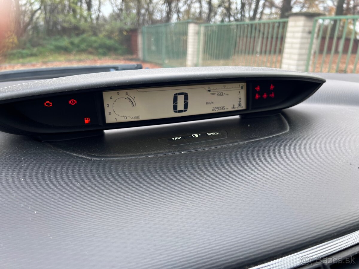 Citroën c4 1.6 benzín - 8
