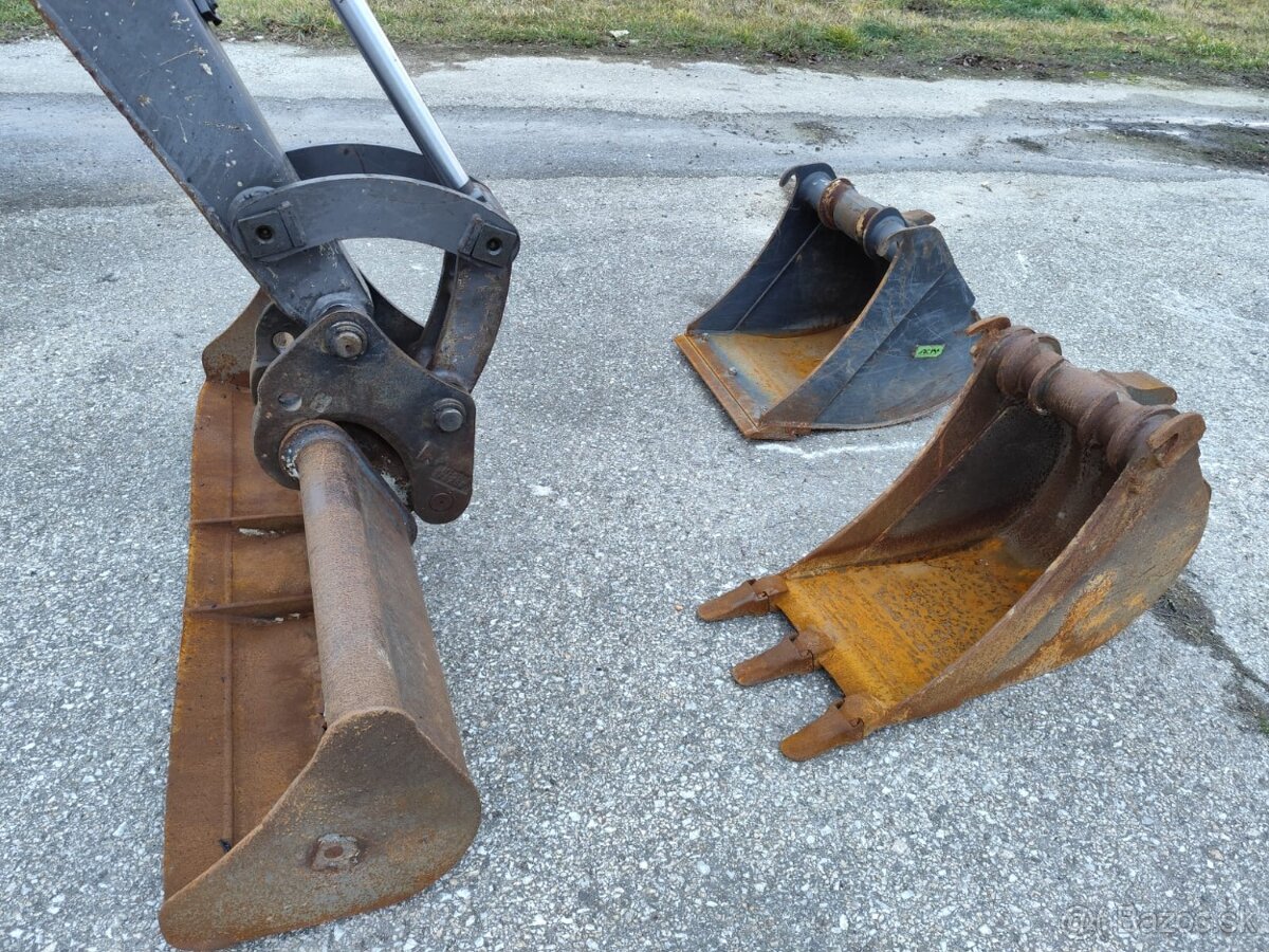 Báger Volvo, 5000kg, 3x lyžica. - 8