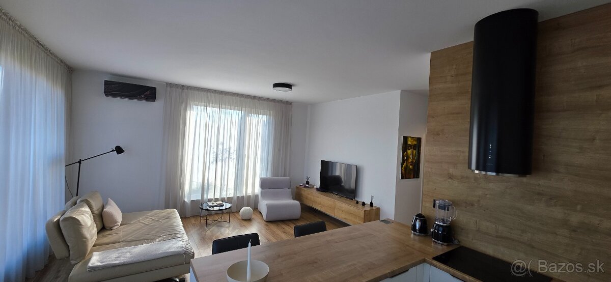 Luxusný zariadený 2 izbový byt Malinovo Tri vody - 8