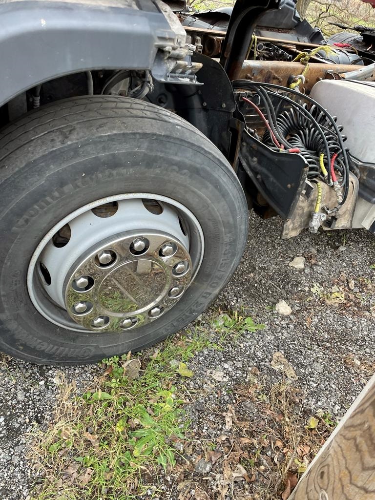 Scania sada kolies 315/70 R22,5 - 8