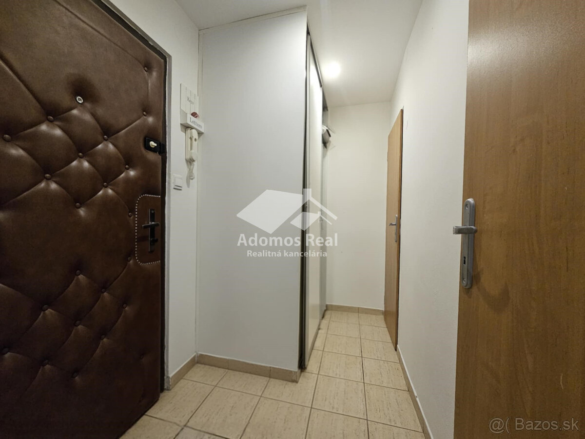 1 - IZBOVÝ BYT KOŠICE - ŠACA / ŽELEZIARENSKÁ - 8