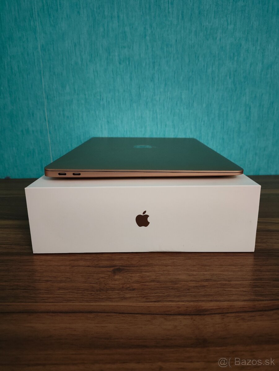 MacBook Air 2020 | i7 • 8GB • 256GB SSD - 8