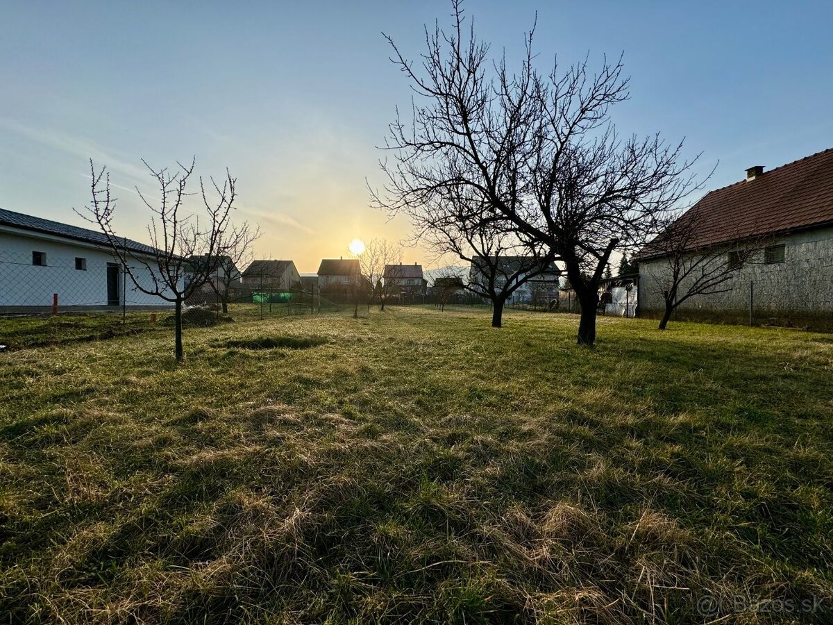 MAĎARSKO - GONC STAVEBNÝ POZEMOK 852 M2, IS NA HRANICI POZEM - 8