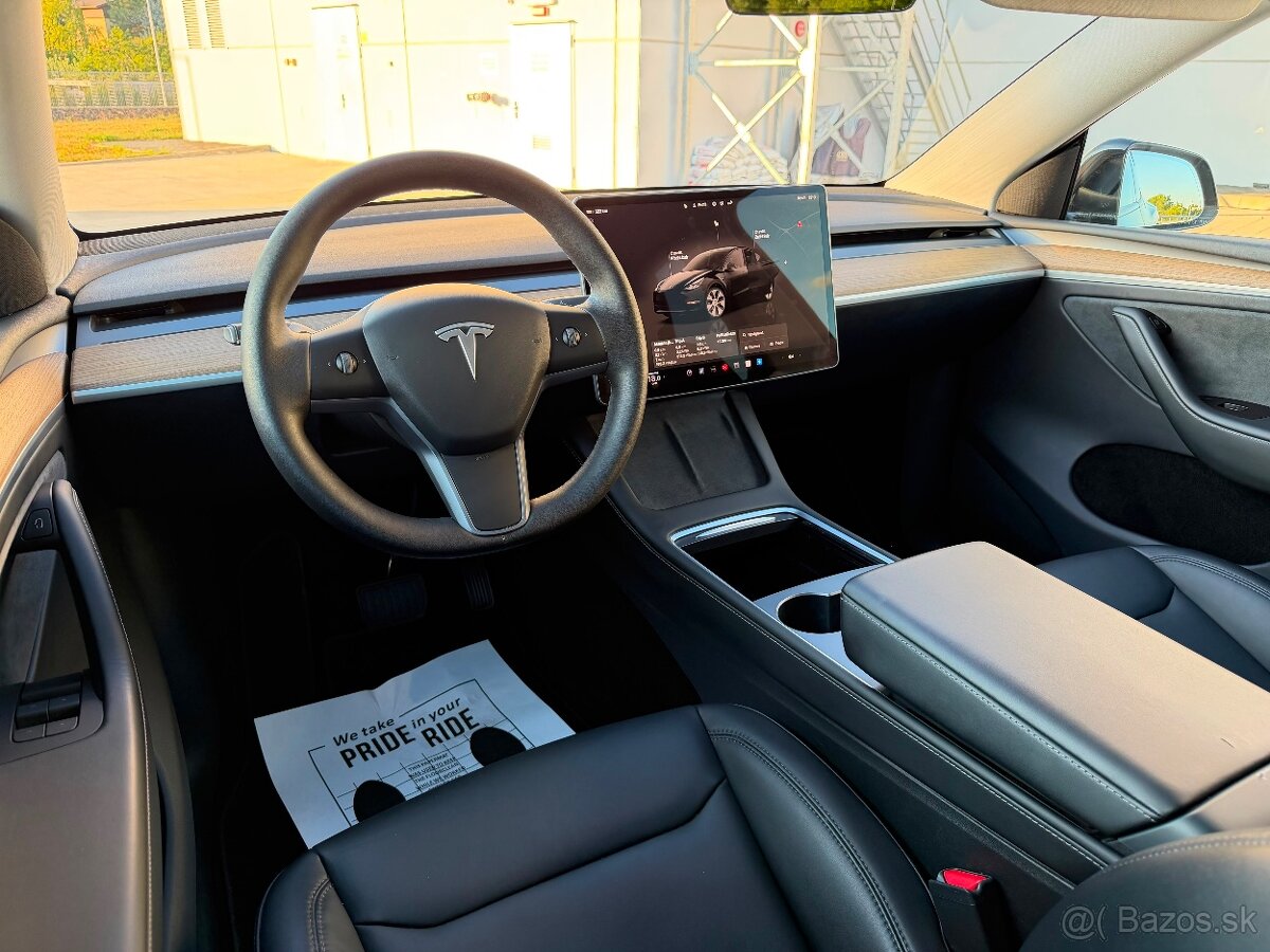 Tesla Model Y Long Range Dual Motor - 8