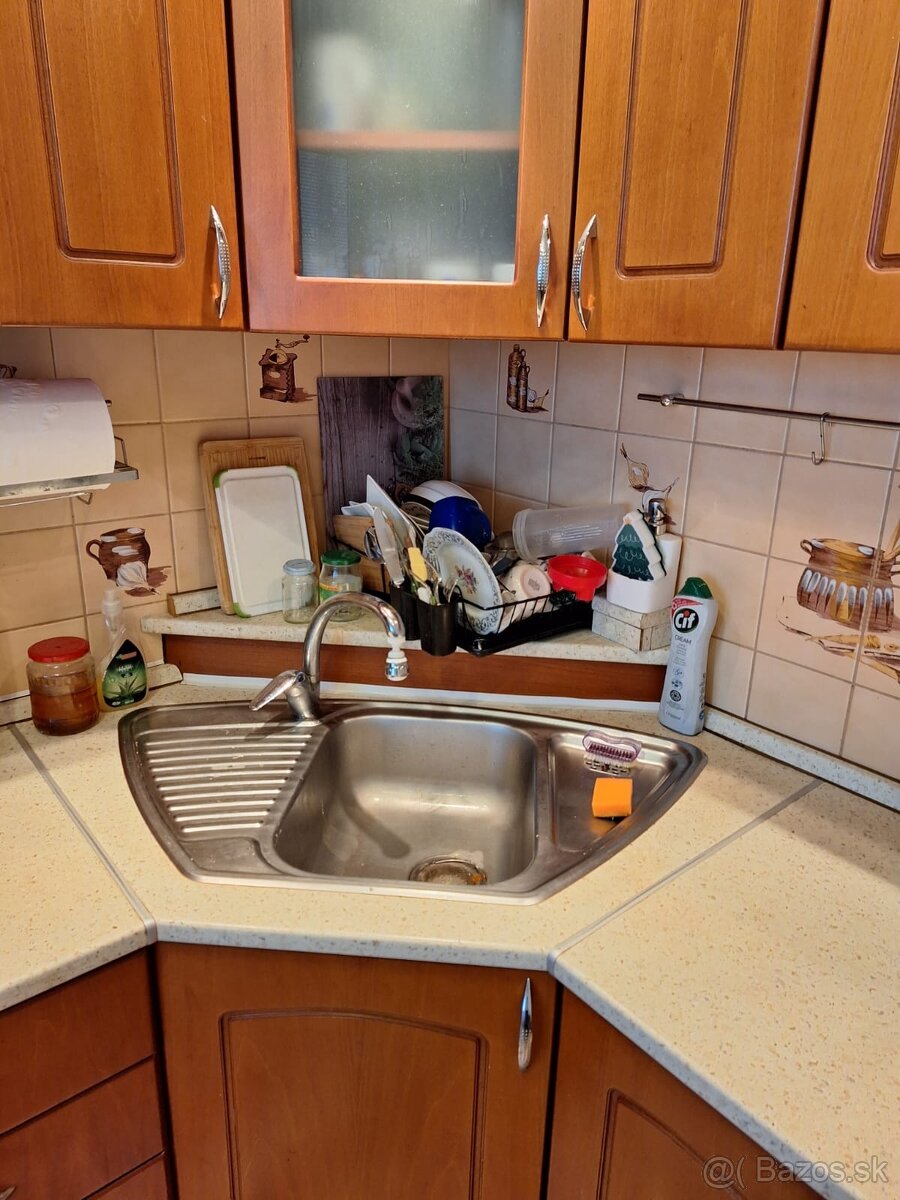 Predám kuchynskú linku so spotrebičmi - 8