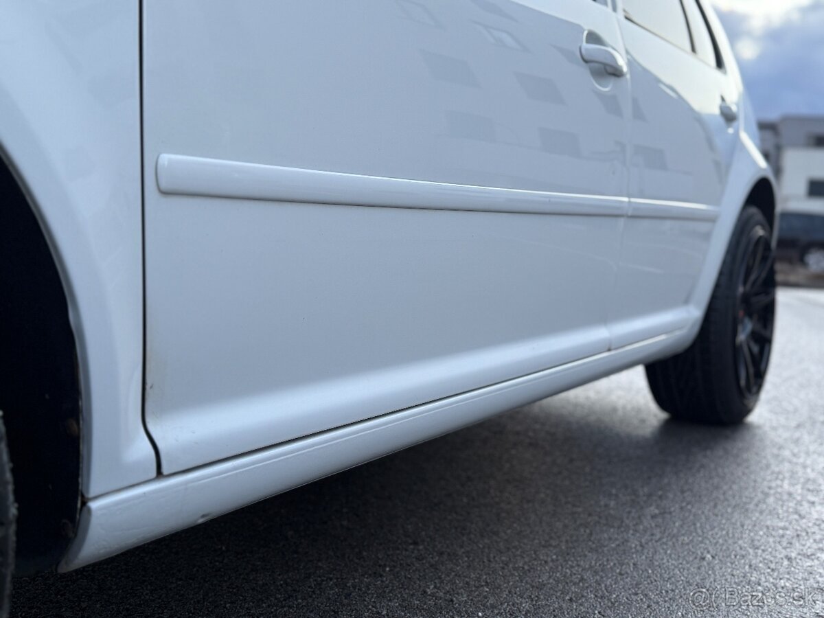 Predám krásny Vw Golf 4 - 8