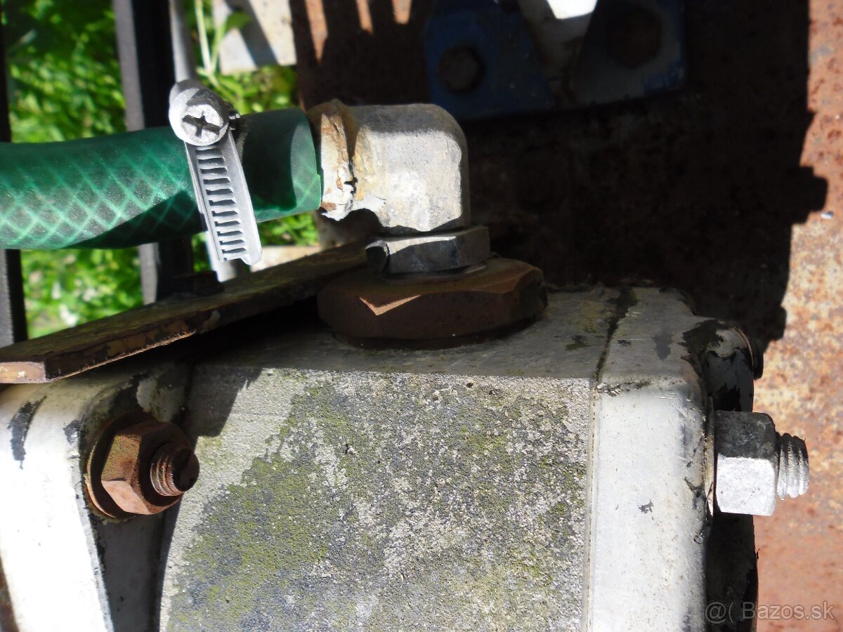 Predám železnú nádrž na MULTICAR M 24,25 s čerpadlom - 8