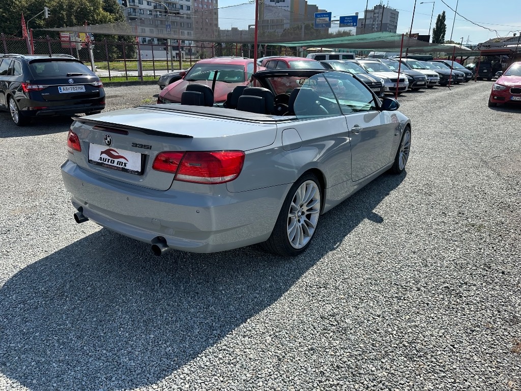BMW Rad 3 Cabrio 335 i A/T - 8