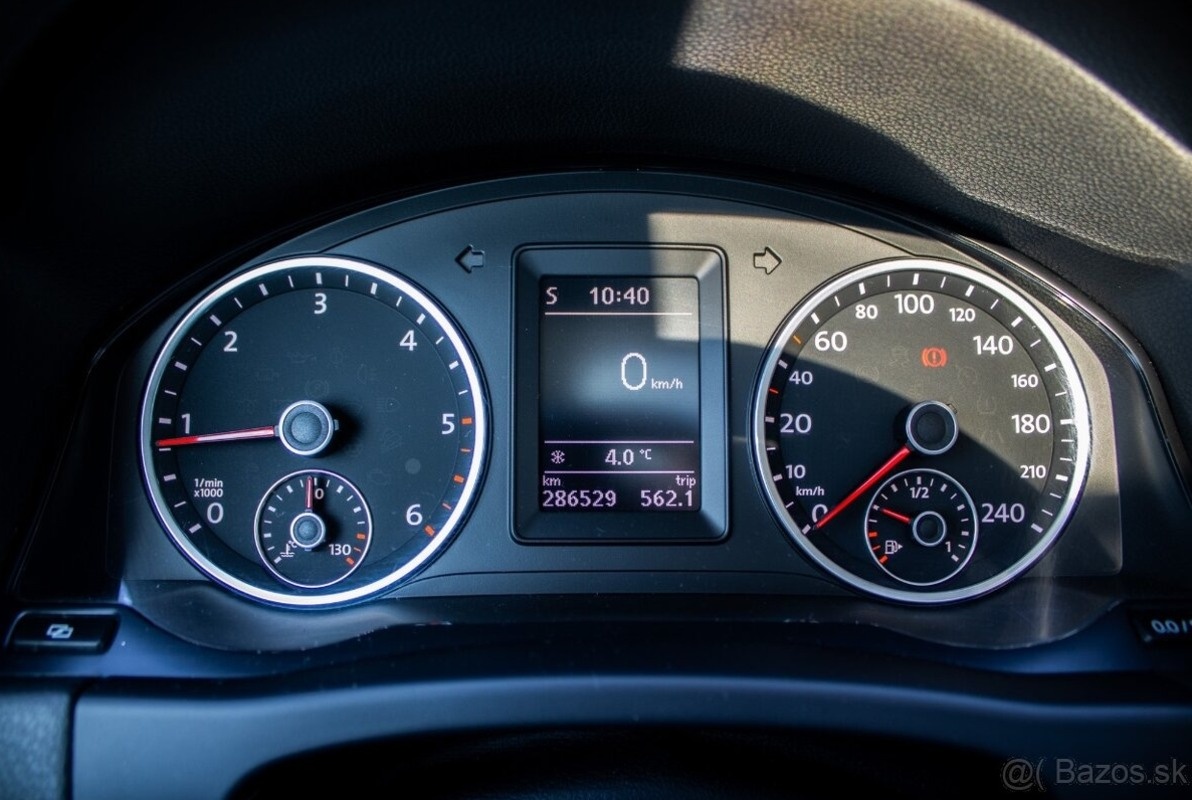 Volkswagen Tiguan 2.0 CR - 8