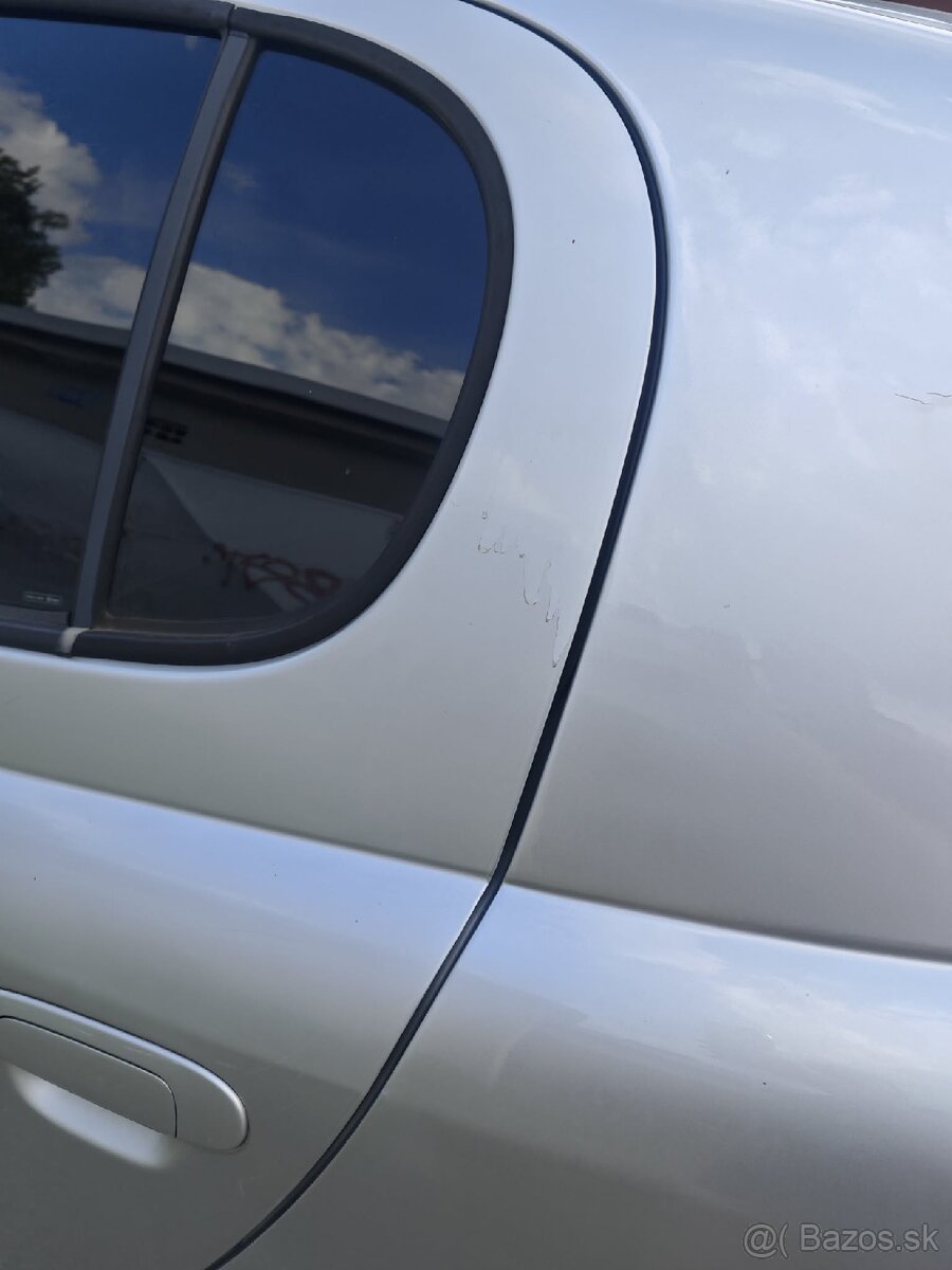Predám Toyota Yaris 1.0 - 8