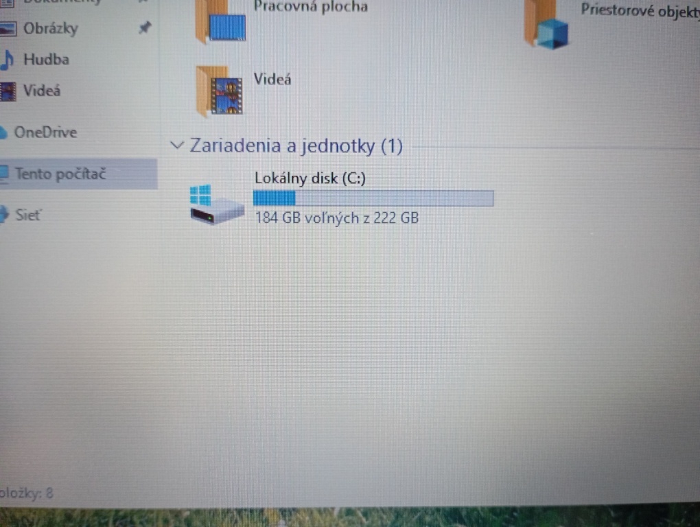 predám Lenovo thinkpad x260 ,Intel(R) Core™i3 , 8gb ram - 8