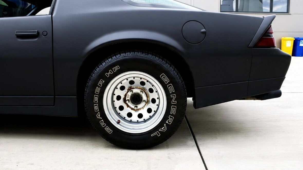 Chevrolet Camaro 5.0 V8 manuál 1988 128 kW - 8