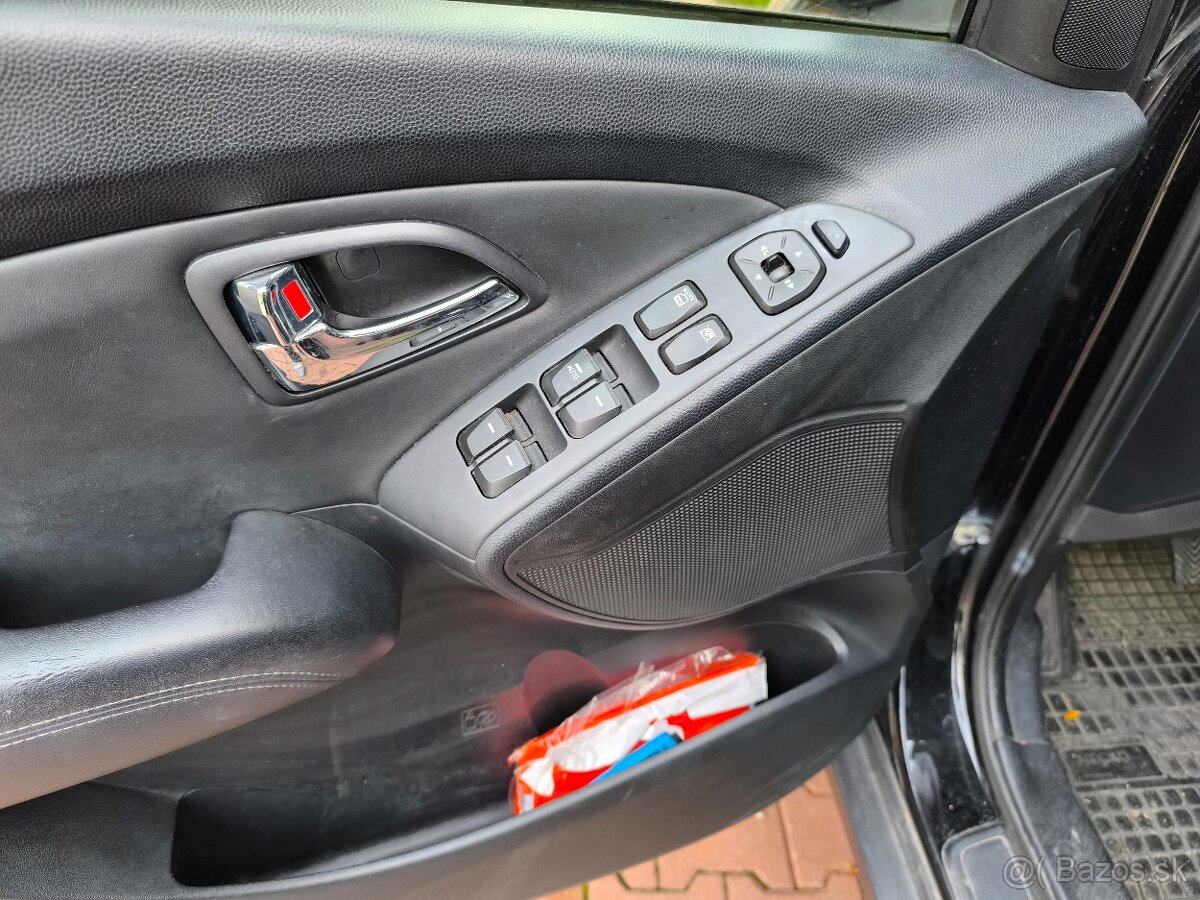 Hyundai ix35 1.6 GDi 99 kw benz. rv.2013 M6 - 8