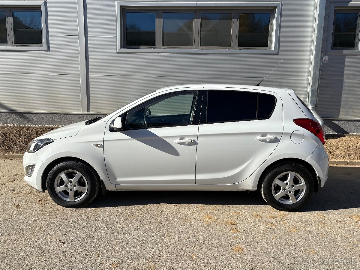 Hyundai i20 1.2 benzín (2013)- len 87000km, nová STK - 8