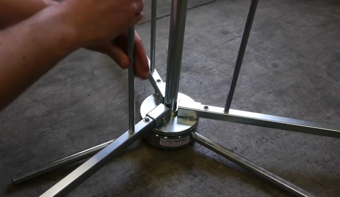 Skladací prenosný stojan na odvíjanie káblových cievok - 8