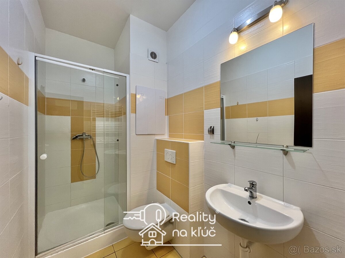 Na predaj dva zariadené 2-izbové apartmánové byty s balkónom - 8