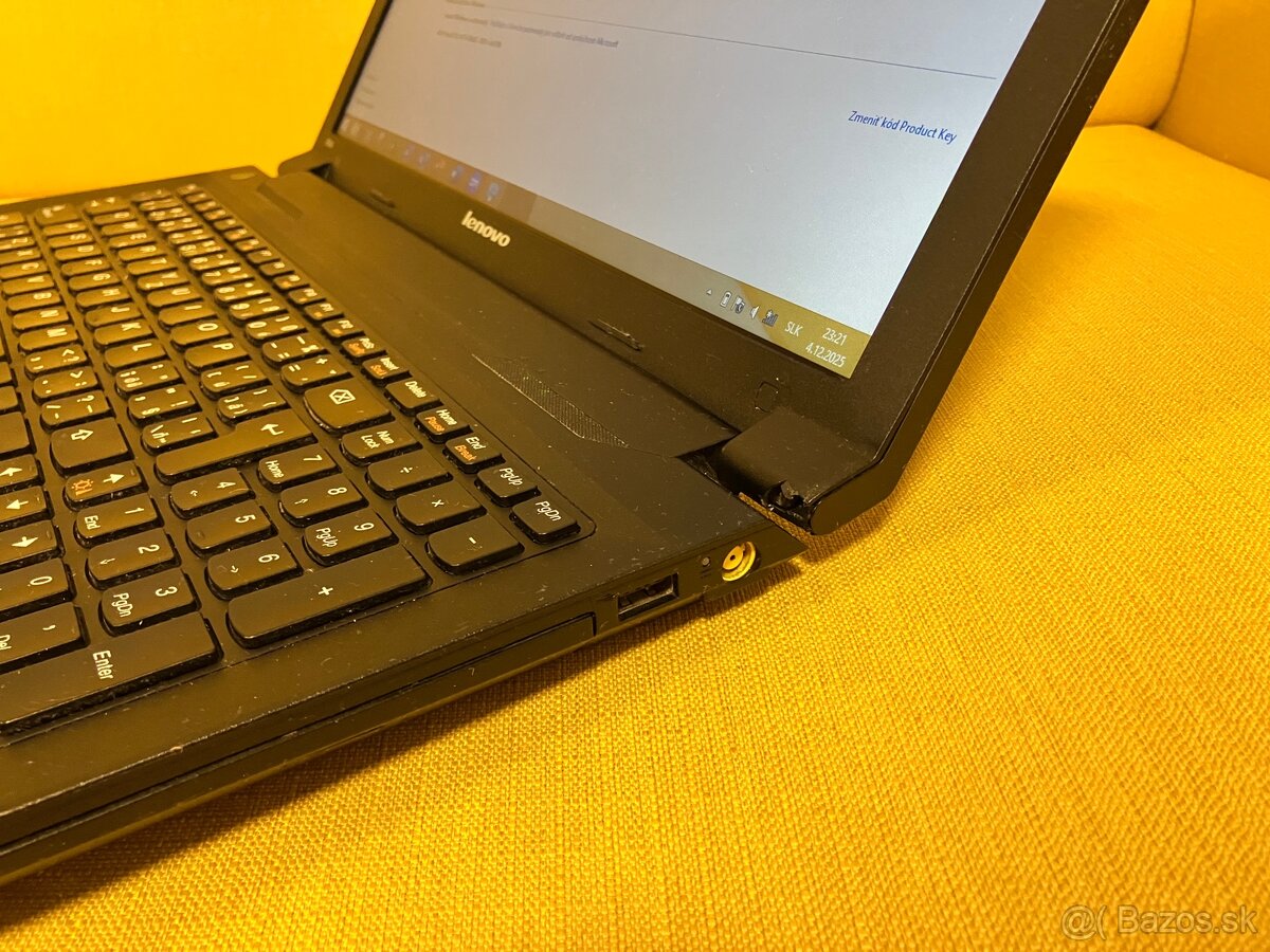 Lenovo B590 - 8