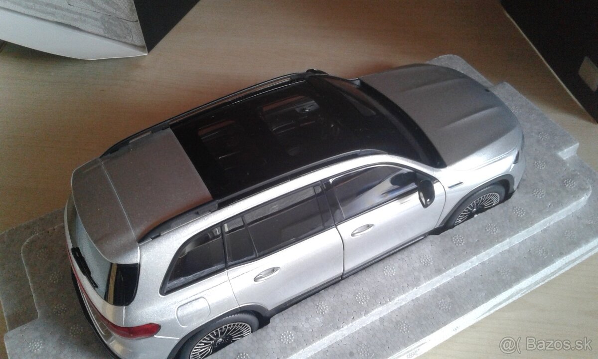 Zberateľský model 1/18 - 8