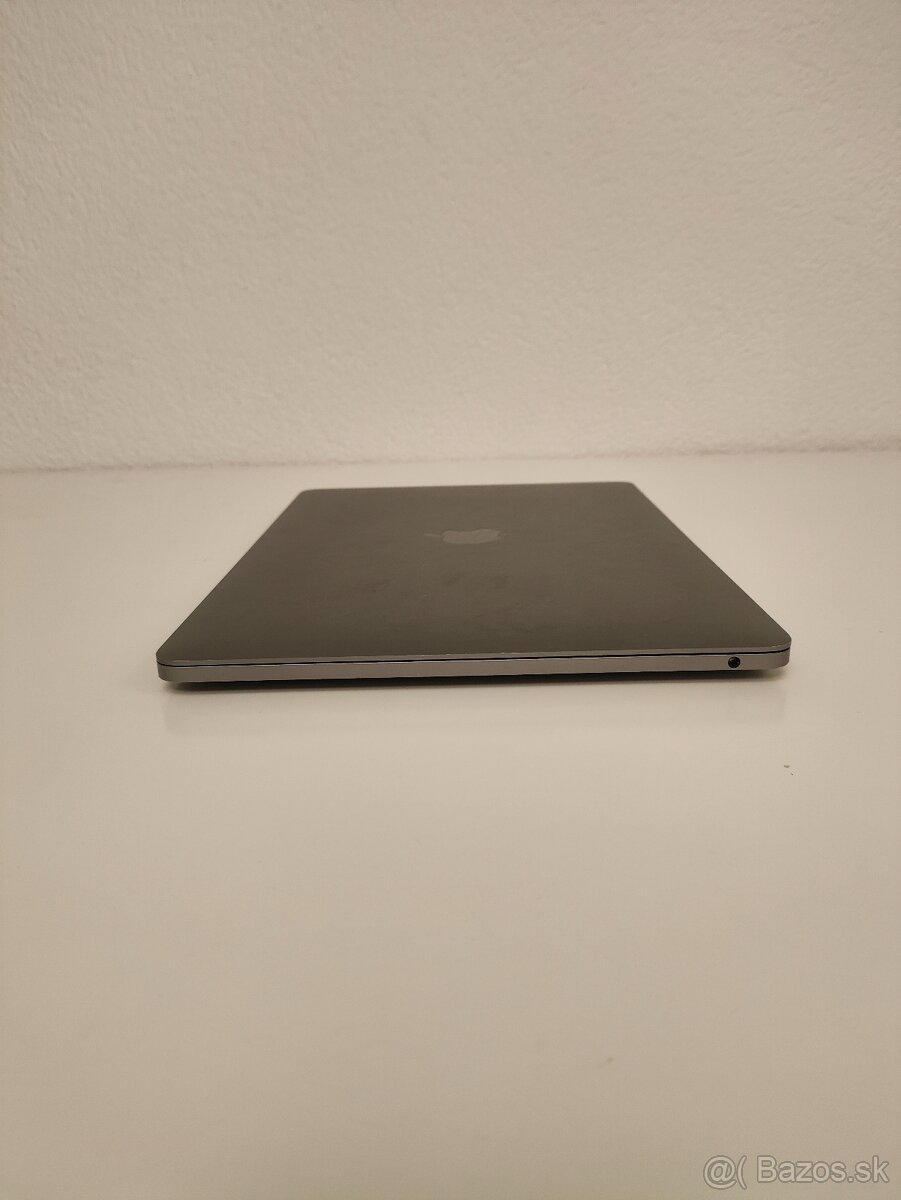 MacBook Pro 13" 2020 | i5 • 8GB • 256GB - 8