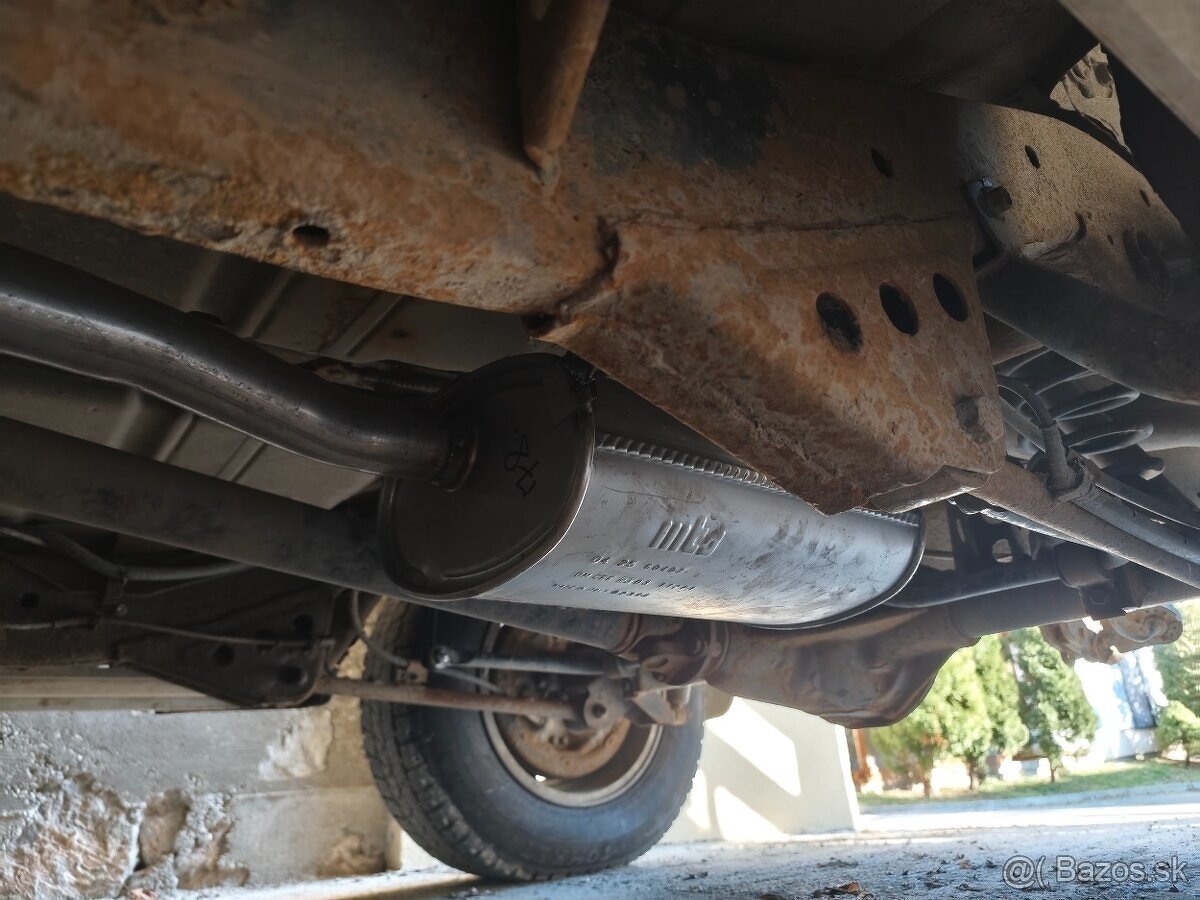 Nissan Terrano 3.0 - 8