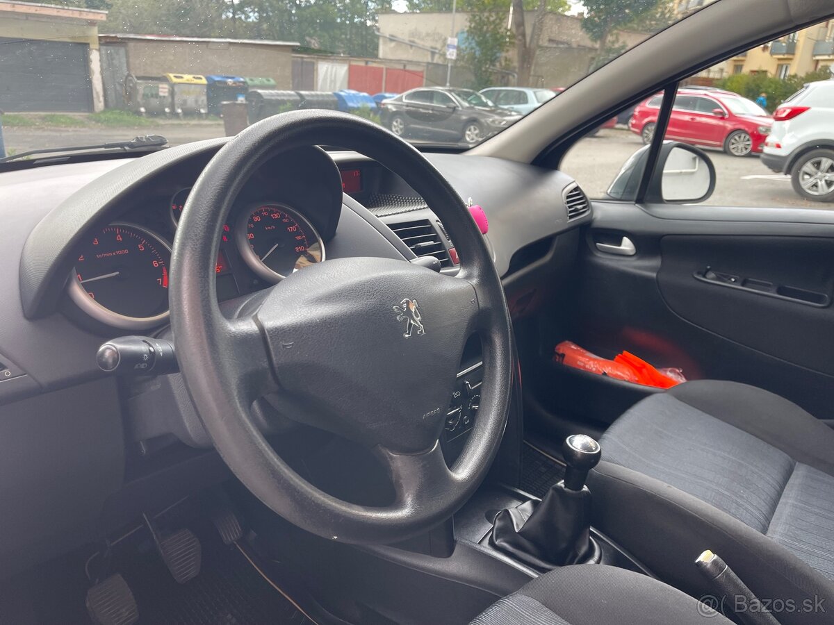 Peugeot 207 SW, r.v.2009 1.4 benzín - 8