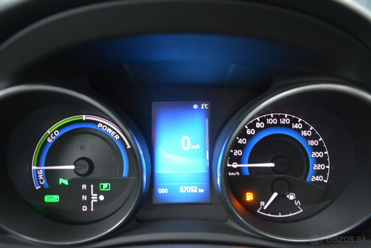 Toyota Auris Touring Sports 1.8 Hybrid, SR voz, TOP Stav, - 8