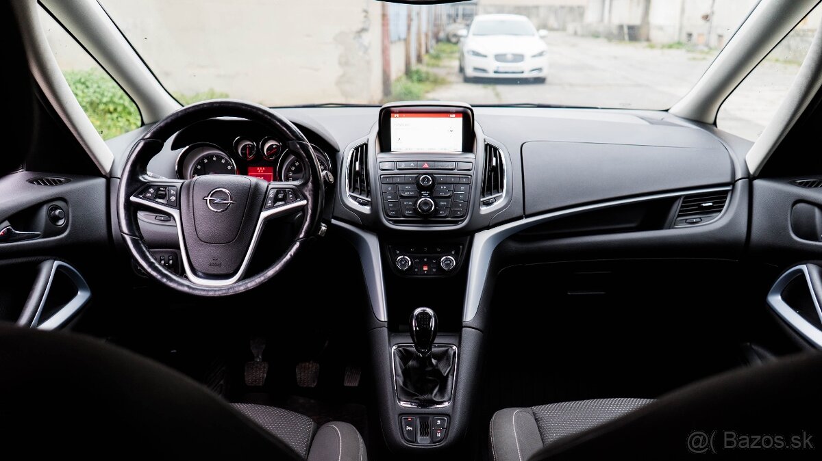 Opel Zafira Tourer 1.4 Benzín + LPG - 8