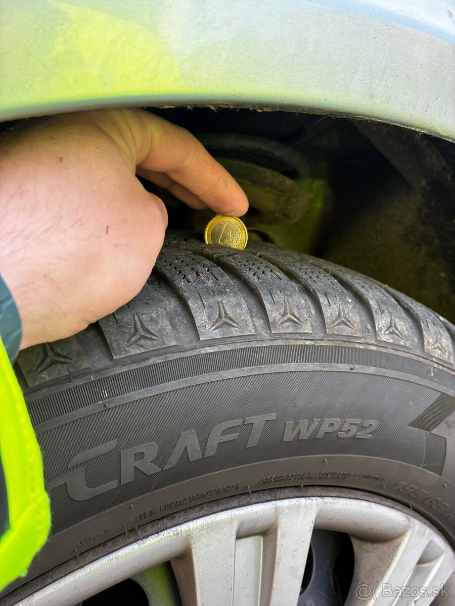 Predám tento set zimných pneu 195/65 r15 - 8