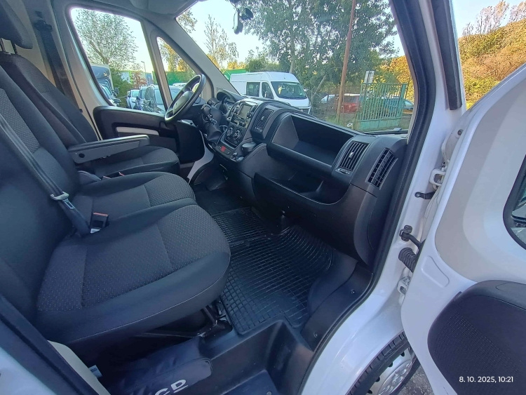 Predám Peugeot Boxer 2.2 BlueHDi 165k 435 L3H2 Pack - 8