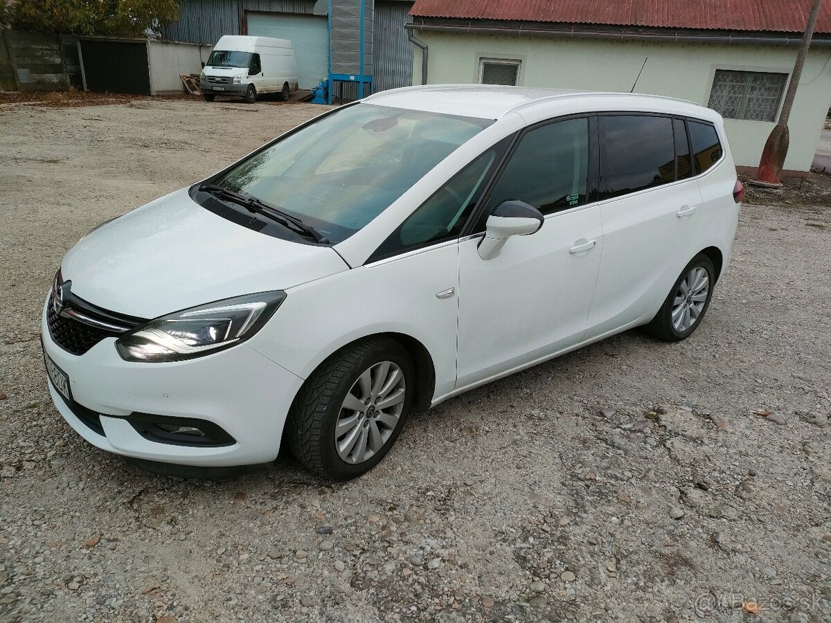 Opel Zafira C lift 1.6 turbo benzin AT - 8