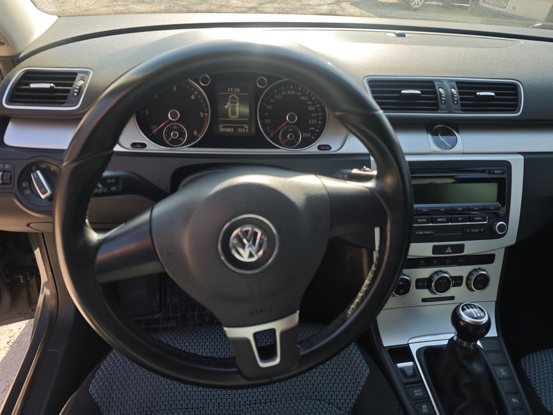 VOLKSWAGEN PASSAT 1.6 TDI B7 - 8