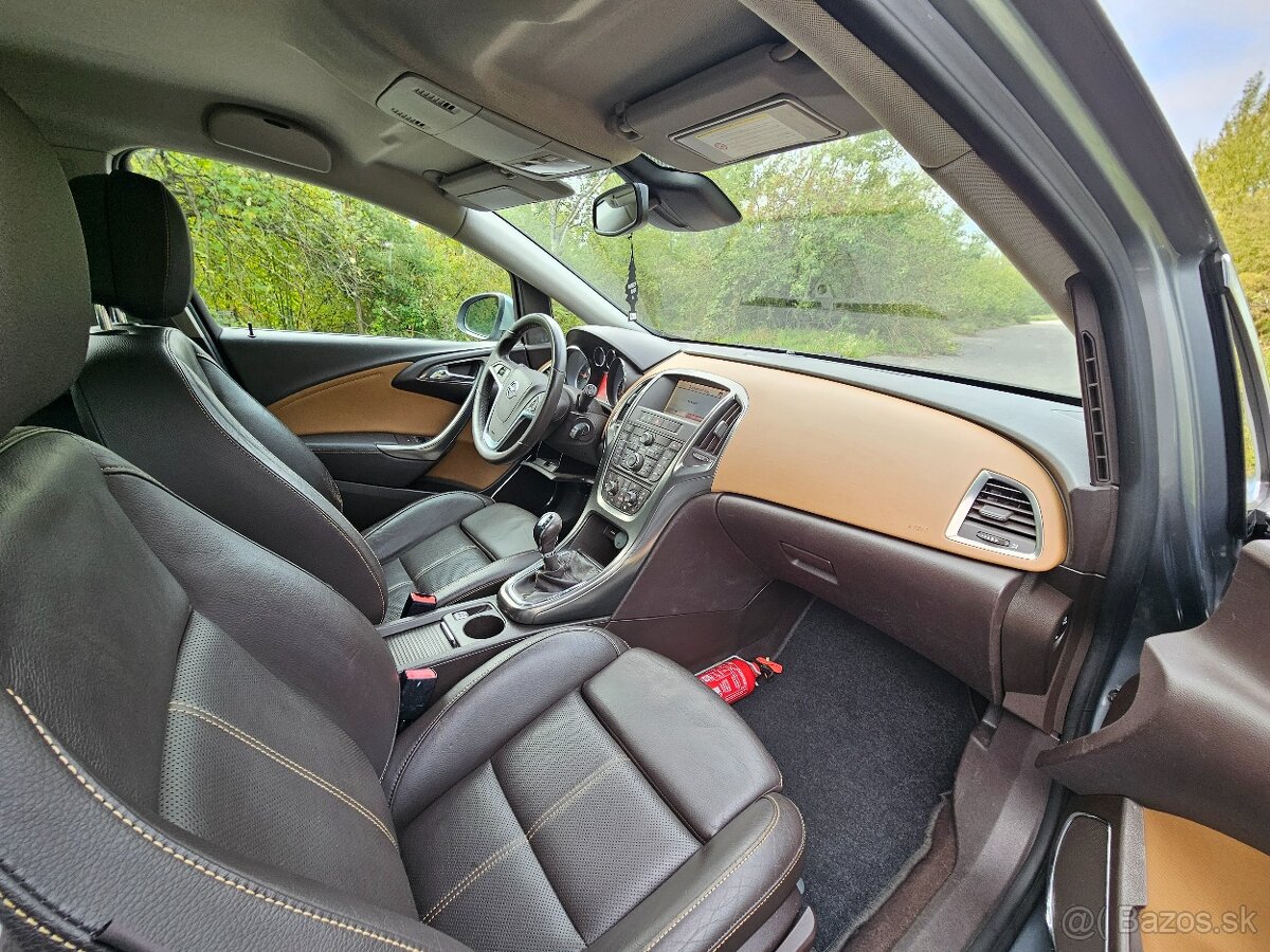 Opel Astra J 2.0 CDTI Sports tourer - 8