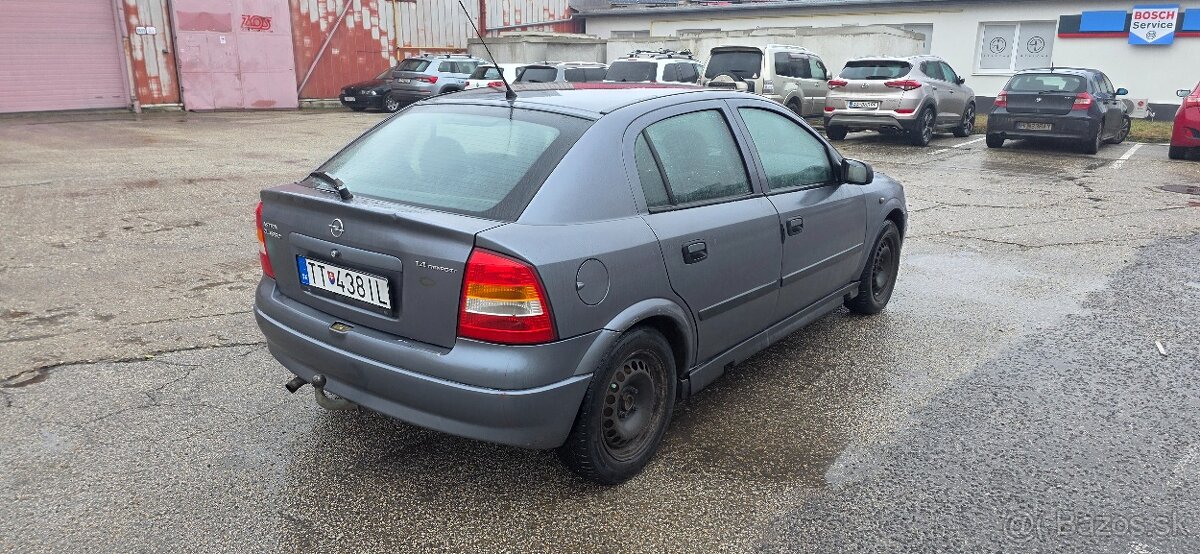 Opel Astra 1,4i - 8