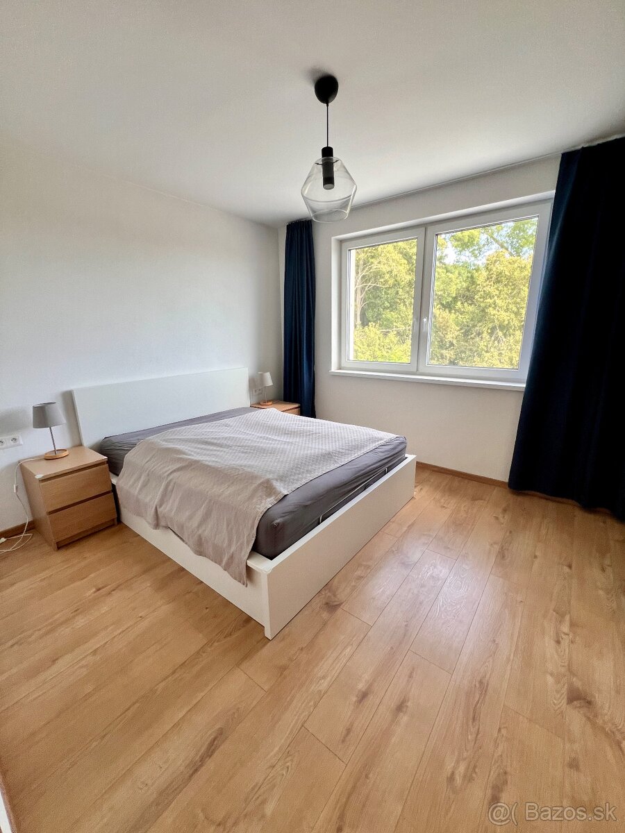 ZNÍŽENÁ CENA Predaj 4 izbový rodinný dom nedaleko Piešťan - 8