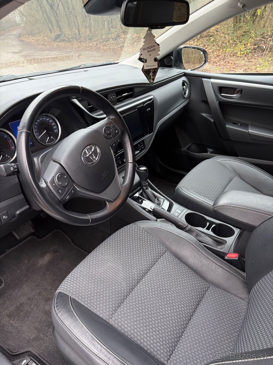 Toyota Corolla 1.6 - 8