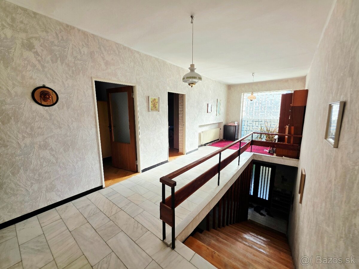 Na predaj priestranný rodinný dom vo výbornej lokalite - 8