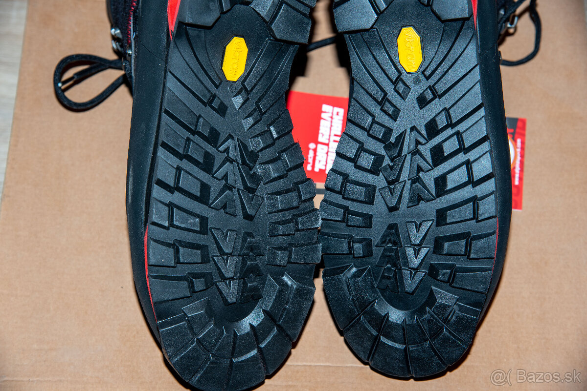 Trekové topánky ALPINA Carabiner - veľkosť EU 44 - UK 9,5 - 8