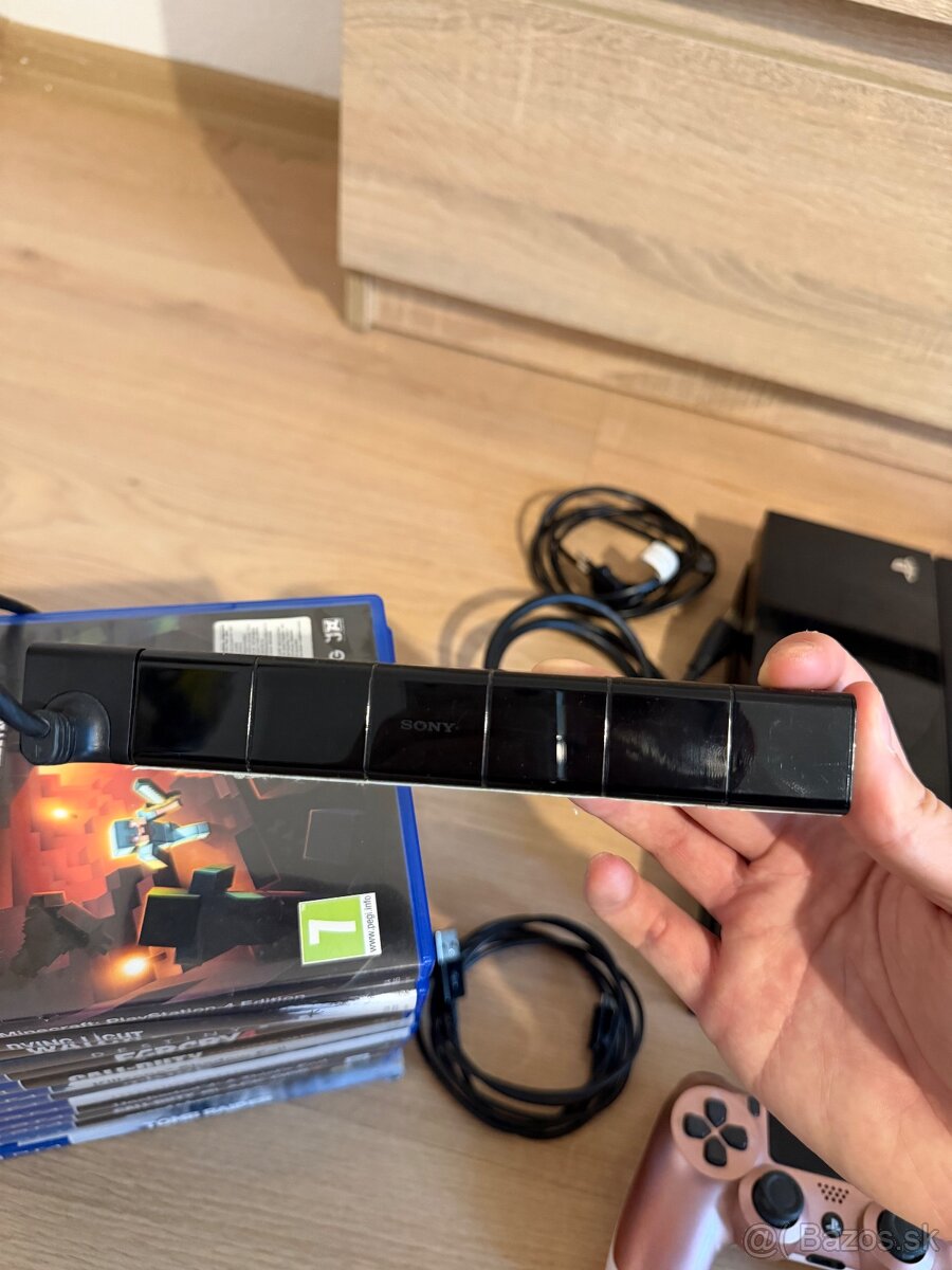 PS4 500GB , ovládače , hry , PS4 kamera , slúchadlá A ĎALŠIE - 8
