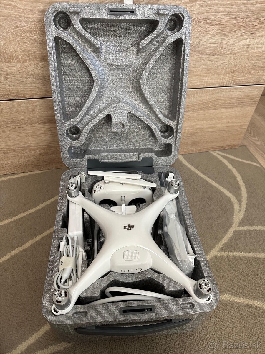 Dron DJI Phantom 4 - 8