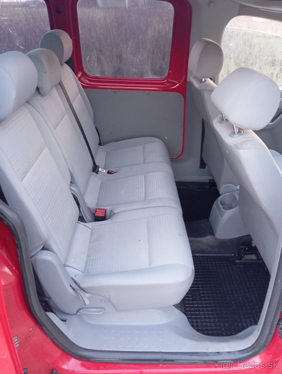 Volkswagen Caddy 1,9tdi 5 miestne - 8