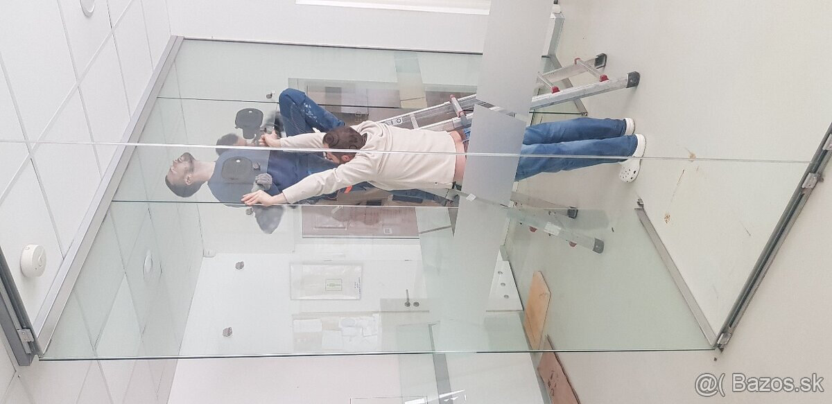 Predám Veĺkú Sklenenú Stenu v Tvare L. - 8