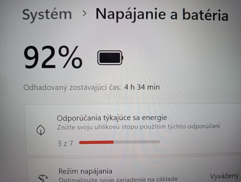 predám Dell Latitude 5410 , Intel i5 . 8gb ram , Win 11 - 8