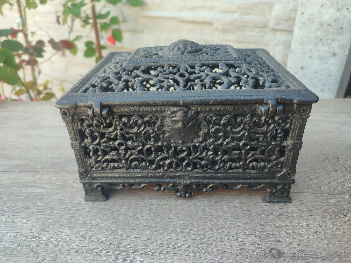 Krásná kovová truhlica 85€ - 8