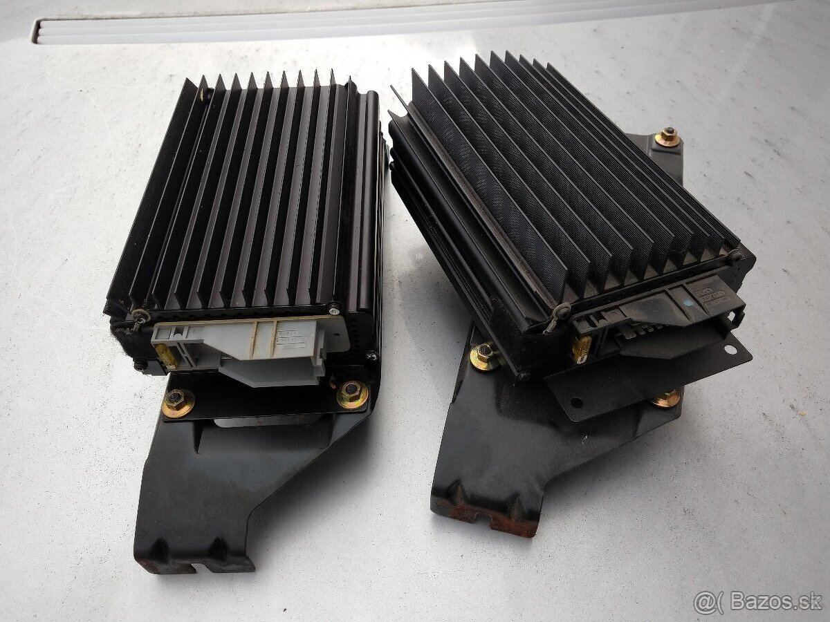 Mercedes benz - jednotky radaru , zesilovač Kardon atd - 8