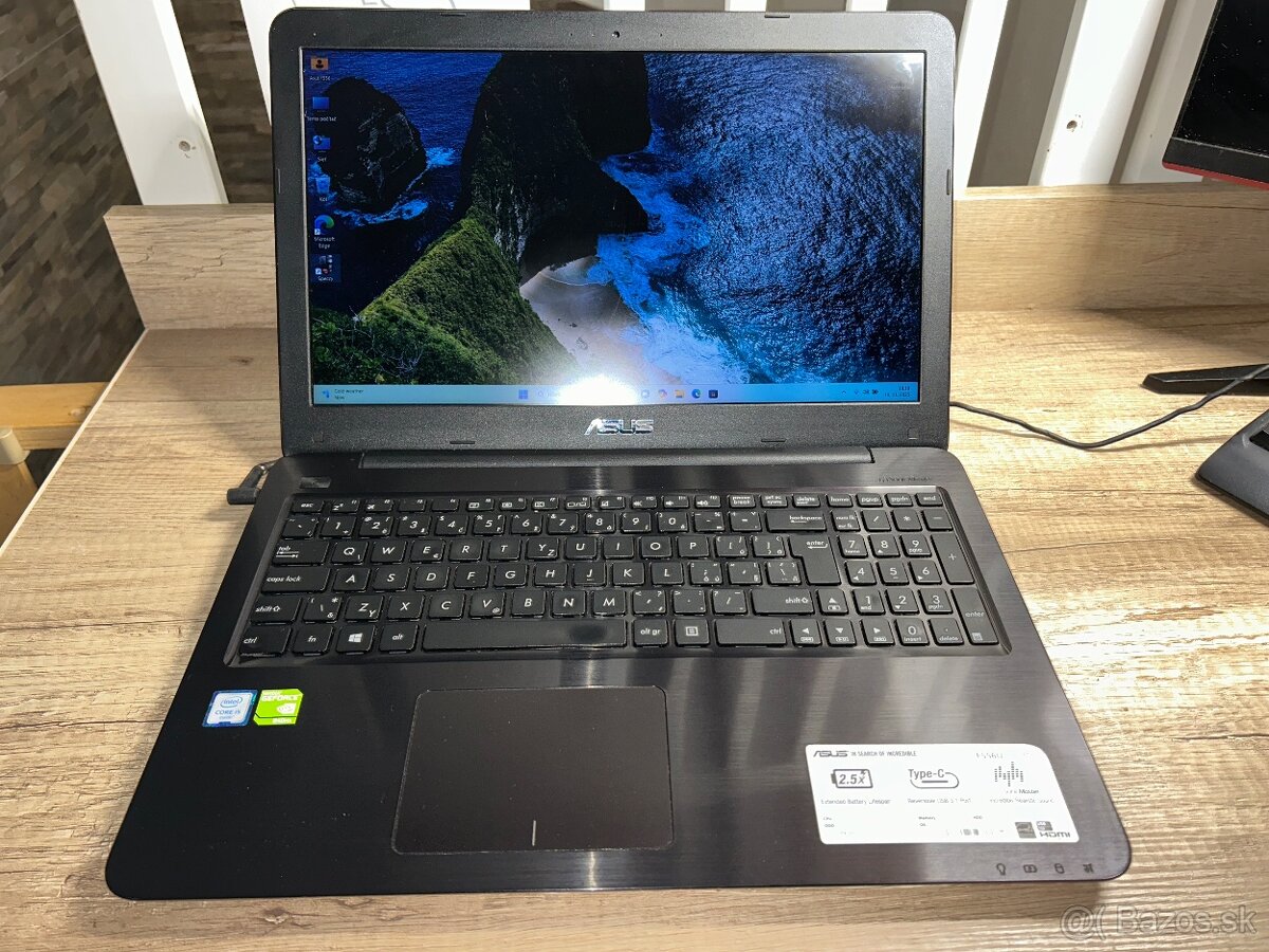 Herný Asus F556uq s 15,6"Fhd,Intel i5,8gb ram,SSD,940mx - 8