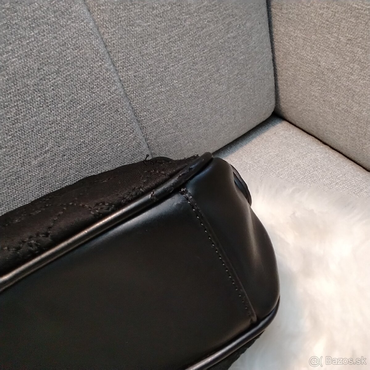 Elegantná čierna prešívaná crossbody kabelka MORGAN - 8